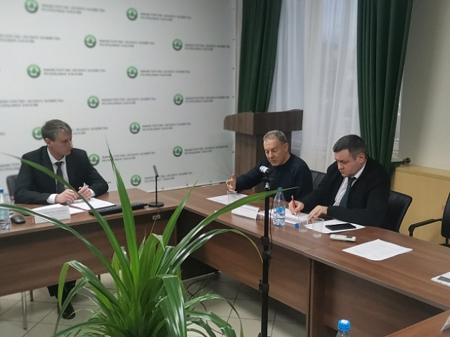 Взаимодействие бизнеса с лесопользователями обсудили в Хакасии